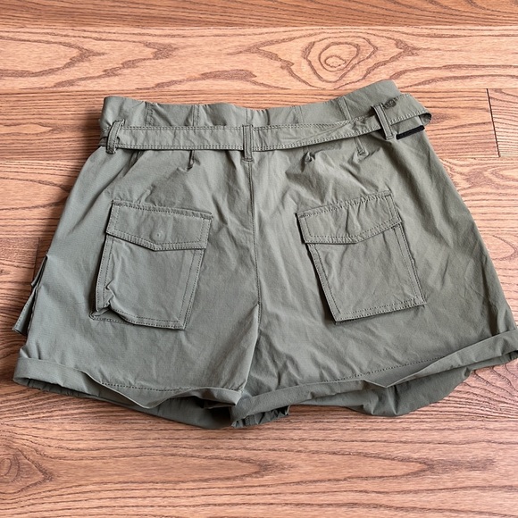 Blanc Noir Caravan Belted Paperbag Waist Short size medium - Picture 9 of 11